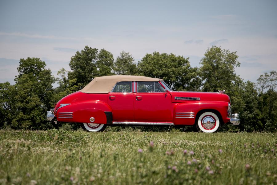  Cadillac Series 62 Convertible Sedan (6229D) 1941 года  (фото 16 из 51)